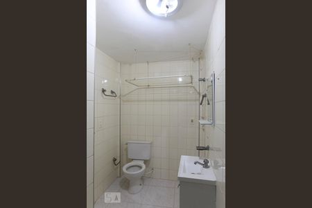 Banheiro de apartamento à venda com 1 quarto, 28m² em Liberdade, São Paulo