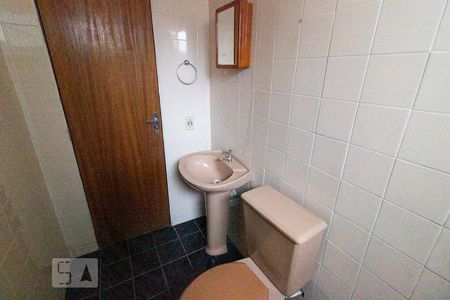 Banheiro de apartamento para alugar com 1 quarto, 33m² em Rebouças, Curitiba