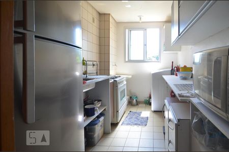 Cozinha de apartamento à venda com 2 quartos, 68m² em Nonoai, Porto Alegre