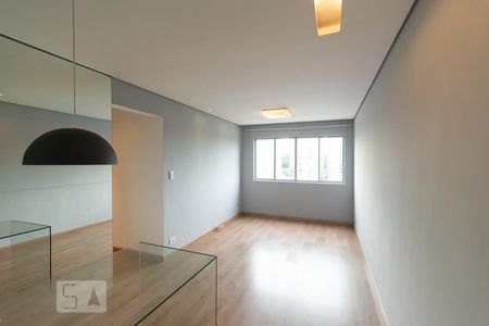 Sala de apartamento para alugar com 2 quartos, 66m² em Jardim das Acácias, São Paulo