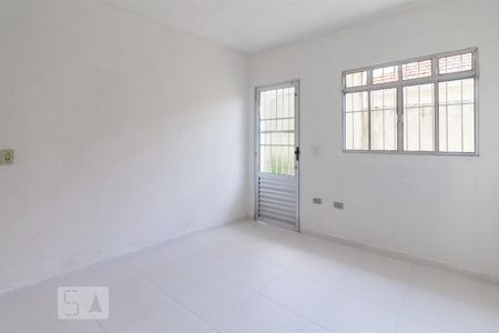 Sala de casa de condomínio para alugar com 2 quartos, 60m² em Parque Tomas Saraiva, São Paulo