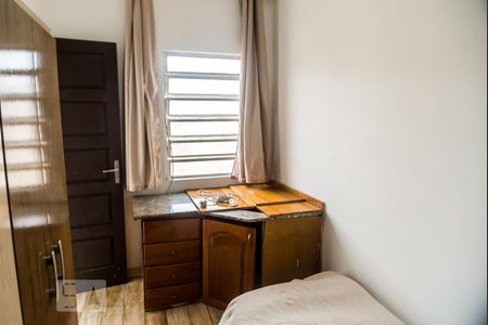 Quarto de casa para alugar com 1 quarto, 60m² em Jardim Itu Sabará, Porto Alegre