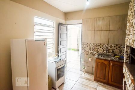 Cozinha de casa para alugar com 1 quarto, 60m² em Jardim Itu Sabará, Porto Alegre