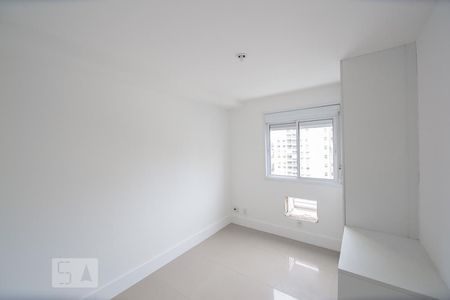 Quarto de apartamento para alugar com 2 quartos, 164m² em Recreio dos Bandeirantes, Rio de Janeiro