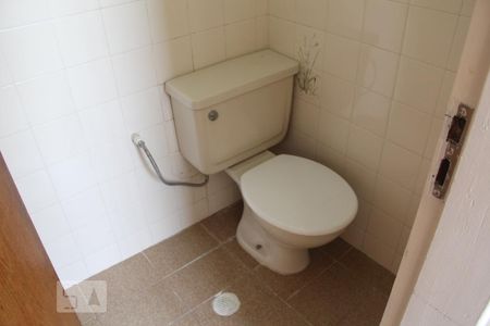 Banheiro de Serviço de apartamento à venda com 3 quartos, 92m² em Jardim Bizarro, Jundiaí