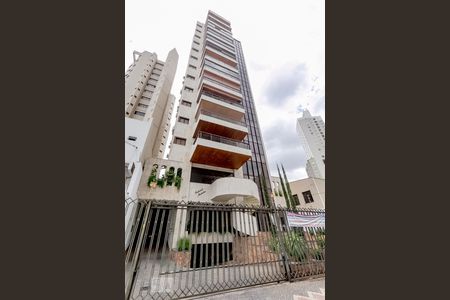 Apartamento para alugar com 350m², 3 quartos e 2 vagas Apartamento para alugar com 350m², 3 quartos e 2 vagasFachada