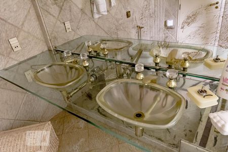 Apartamento para alugar com 350m², 3 quartos e 2 vagas Apartamento para alugar com 350m², 3 quartos e 2 vagasBanheiro do quarto 1