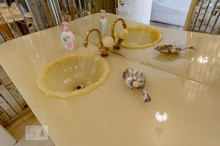 Apartamento para alugar com 350m², 3 quartos e 2 vagas Apartamento para alugar com 350m², 3 quartos e 2 vagasLavabo