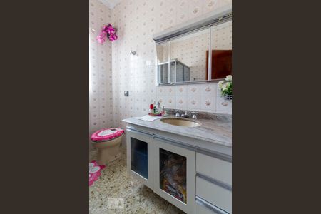 Banheiro de casa à venda com 4 quartos, 110m² em Vila Ponte Rasa, São Paulo