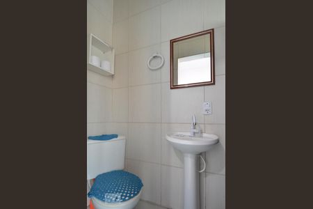 Banheiro de kitnet/studio para alugar com 1 quarto, 40m² em Partenon, Porto Alegre