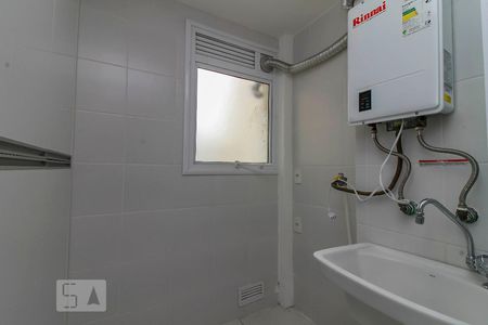 Area de Serviço de apartamento para alugar com 3 quartos, 82m² em Passo da Areia, Porto Alegre