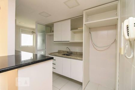 Cozinha  de apartamento para alugar com 3 quartos, 82m² em Passo da Areia, Porto Alegre