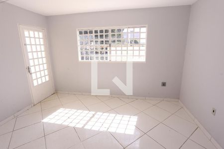 Sala de casa para alugar com 6 quartos, 150m² em Guará I, Brasília