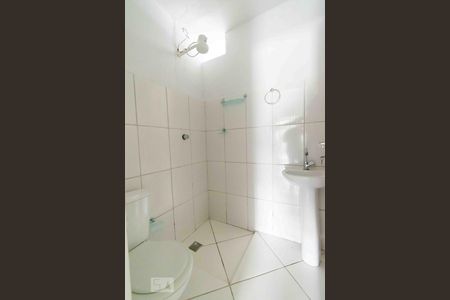 Banheiro 01 de casa para alugar com 5 quartos, 150m² em Guará I, Brasília