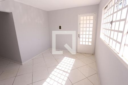 Sala de casa para alugar com 6 quartos, 150m² em Guará I, Brasília