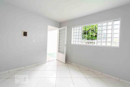 Sala 01 de casa para alugar com 5 quartos, 150m² em Guará I, Brasília