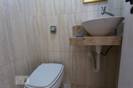 Lavabo de casa à venda com 3 quartos, 120m² em Jardim Ester Yolanda, São Paulo