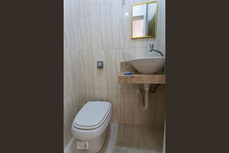 Lavabo de casa à venda com 3 quartos, 120m² em Jardim Ester Yolanda, São Paulo