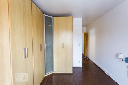 Suite de casa à venda com 3 quartos, 120m² em Jardim Ester Yolanda, São Paulo