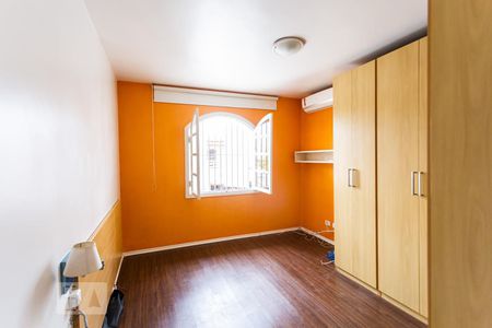 Suite de casa à venda com 3 quartos, 120m² em Jardim Ester Yolanda, São Paulo