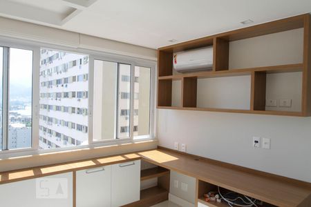 Quarto 1 de apartamento à venda com 2 quartos, 75m² em Ipanema, Rio de Janeiro