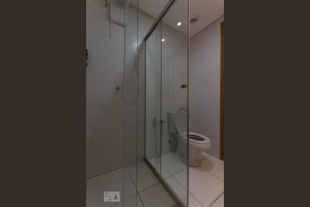 Banheiro de kitnet/studio para alugar com 1 quarto, 42m² em Setor Oeste, Goiânia