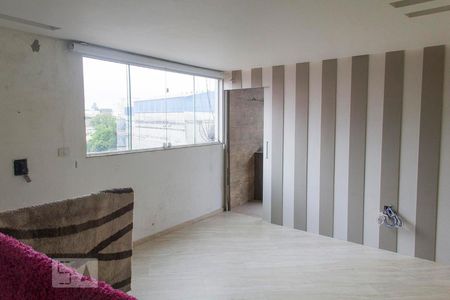 Sala de TV de casa para alugar com 3 quartos, 200m² em Conceição, Diadema