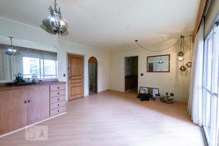 Sala de apartamento para alugar com 3 quartos, 135m² em Moema, São Paulo