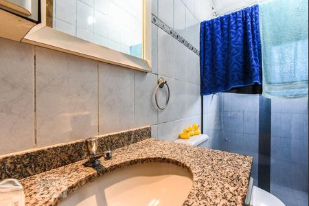 Banheiro de apartamento à venda com 2 quartos, 56m² em Nova Petrópolis, São Bernardo do Campo