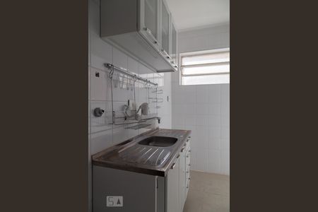 Cozinha de apartamento para alugar com 1 quarto, 38m² em Liberdade, São Paulo