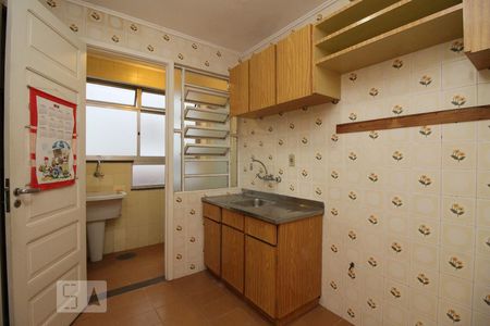 Cozinha de apartamento à venda com 2 quartos, 150m² em São João, Porto Alegre