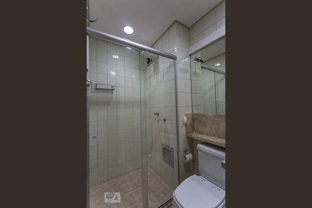 Banheiro de apartamento à venda com 1 quarto, 48m² em Tristeza, Porto Alegre