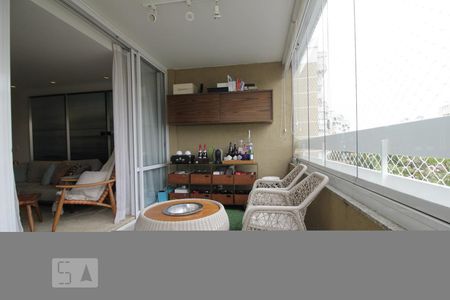 Varanda de apartamento para alugar com 4 quartos, 156m² em Paraíso do Morumbi, São Paulo