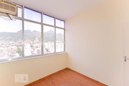 Quarto 2 de apartamento para alugar com 2 quartos, 60m² em Grajaú, Rio de Janeiro