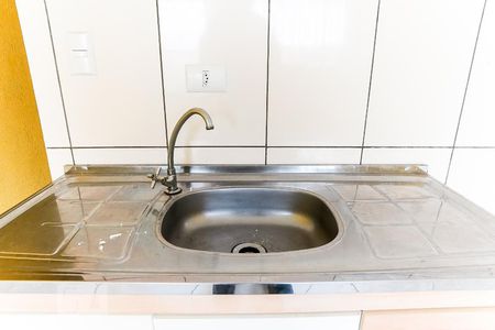 Cozinha de casa para alugar com 1 quarto, 30m² em Jardim Guanca, São Paulo