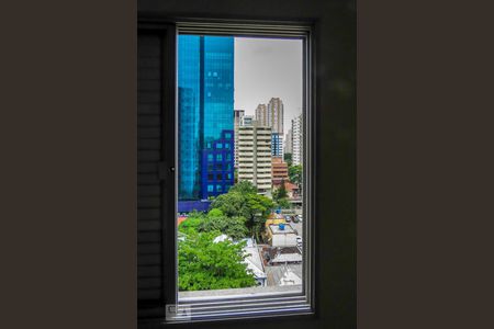 Vista suíte  de apartamento para alugar com 2 quartos, 76m² em Vila Uberabinha, São Paulo