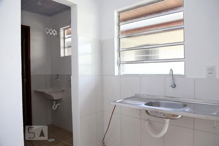 Sala/Cozinha de apartamento para alugar com 1 quarto, 25m² em Parque Pinheiros, Taboão da Serra