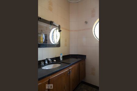 Banheiro de casa à venda com 3 quartos, 100m² em Bosque da Saúde, São Paulo