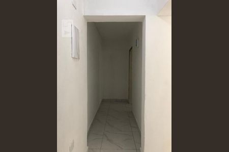 Corredor de casa para alugar com 1 quarto, 50m² em Vila Araguaia, São Paulo