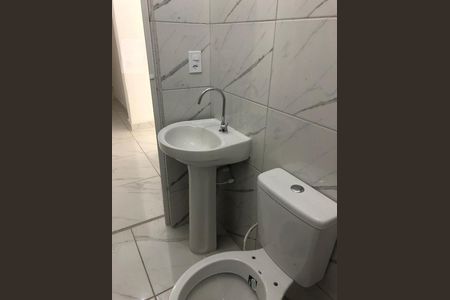 Banheiro de casa para alugar com 1 quarto, 50m² em Vila Araguaia, São Paulo