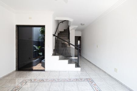 Sala de casa à venda com 3 quartos, 198m² em Jardim Piqueroby, São Paulo