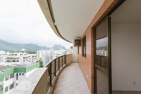 Apartamento à venda com 140m², 4 quartos e 2 vagasVaranda Sala (Primeiro Andar)