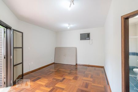 Quarto 1 Suite de casa para alugar com 3 quartos, 300m² em Jardim Sílvia, Santo André