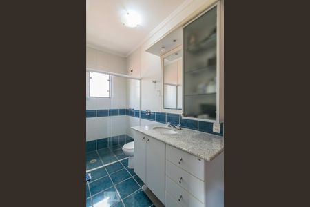 Banheiro da Suite de casa para alugar com 3 quartos, 300m² em Jardim Sílvia, Santo André