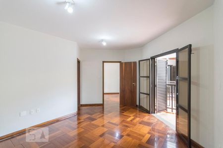 Quarto 1 Suite de casa para alugar com 3 quartos, 300m² em Jardim Sílvia, Santo André