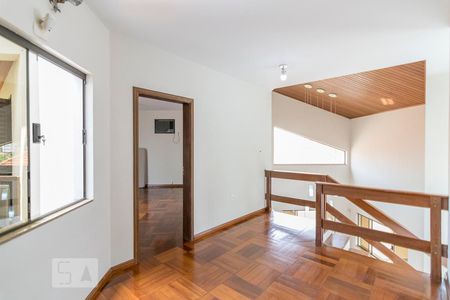 Sala Piso Superior de casa para alugar com 3 quartos, 300m² em Jardim Sílvia, Santo André