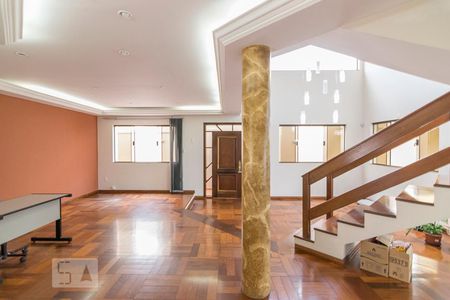 Sala de casa para alugar com 3 quartos, 300m² em Jardim Sílvia, Santo André