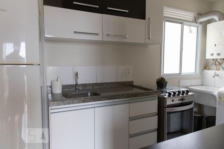 Cozinha de apartamento à venda com 2 quartos, 58m² em Humaitá, Porto Alegre