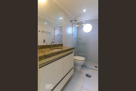 Banheiro de apartamento para alugar com 1 quarto, 45m² em Vila Mariana, São Paulo