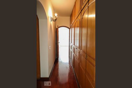 Corredor de apartamento para alugar com 3 quartos, 235m² em Cerqueira César, São Paulo